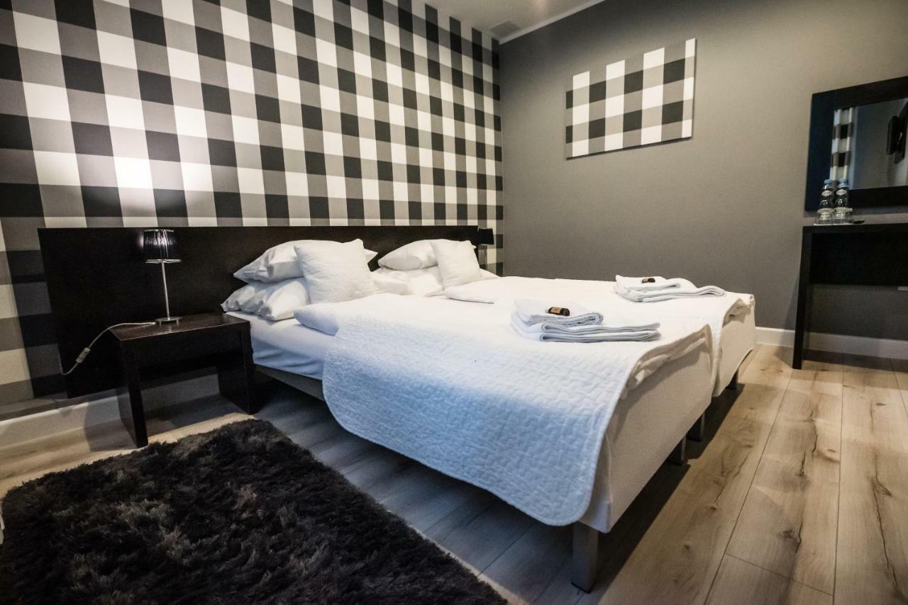 Restauracja Pod Kogutem Hotell Poniatowa Eksteriør bilde